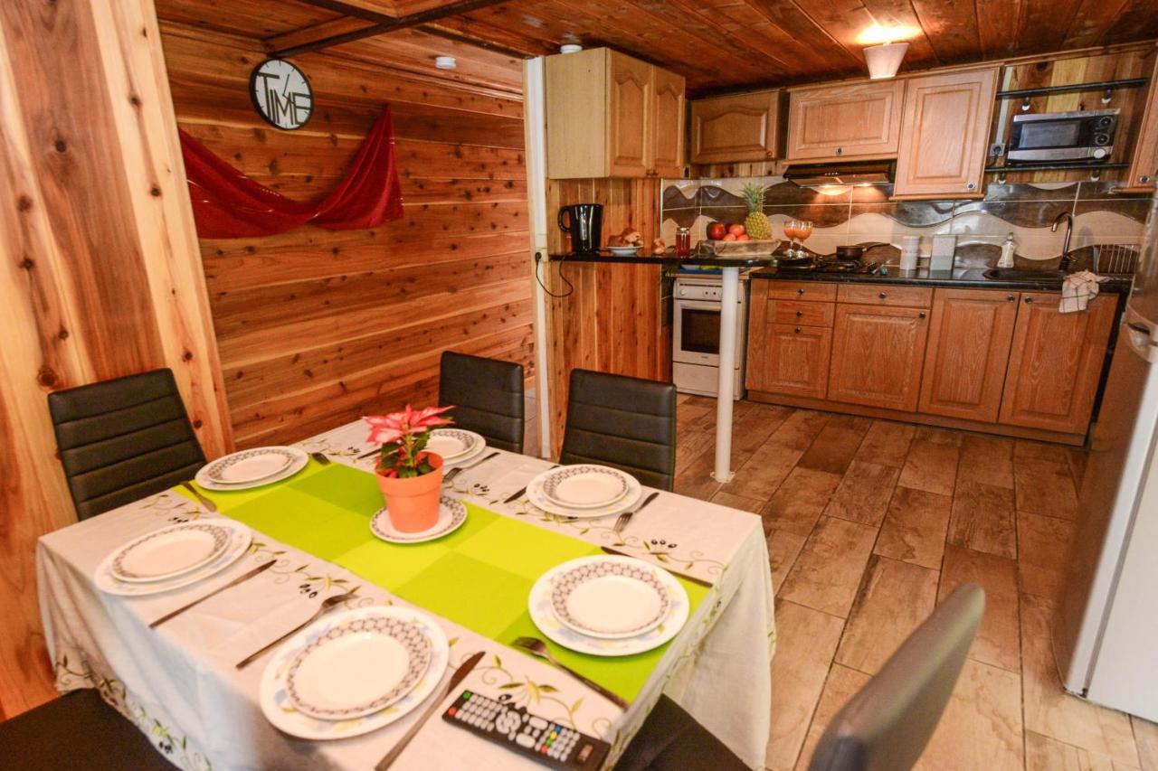 Le Chalet A Joel Силаос Екстериор снимка